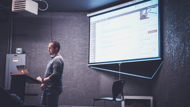 how to make powerpoint presentation more interactive